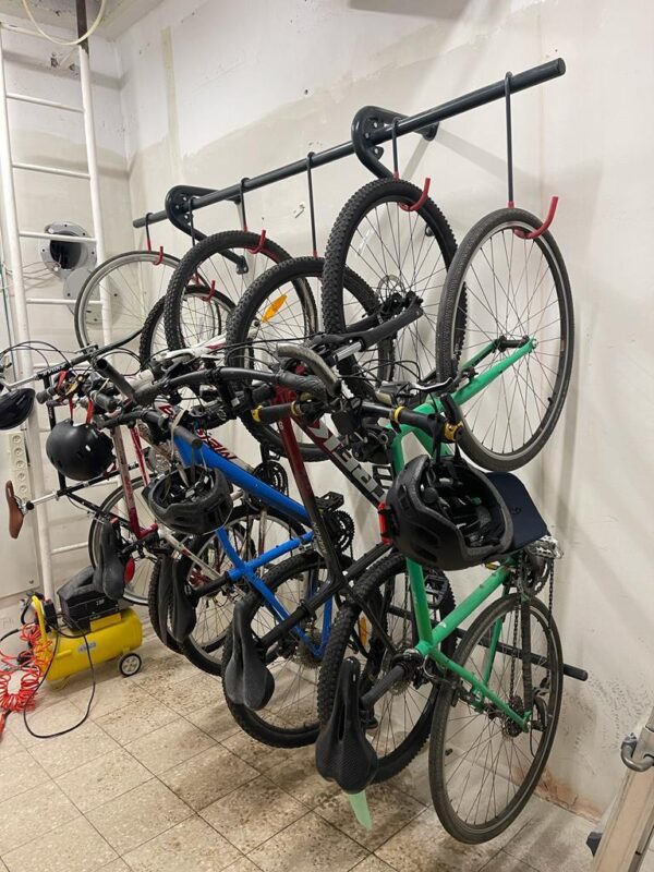 מתקן לאופניים לחדרי אופניים